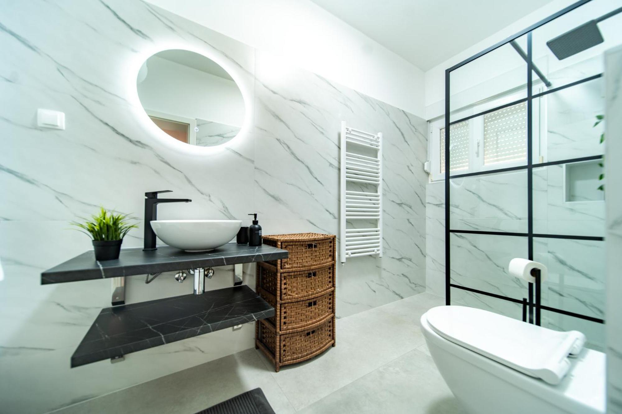 Apartman Petra S Pogledom Na More Banjol Exteriér fotografie