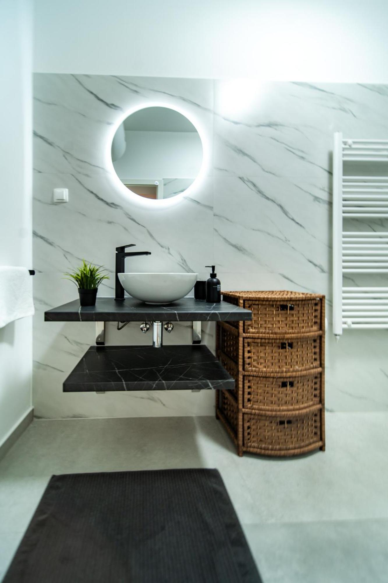 Apartman Petra S Pogledom Na More Banjol Exteriér fotografie